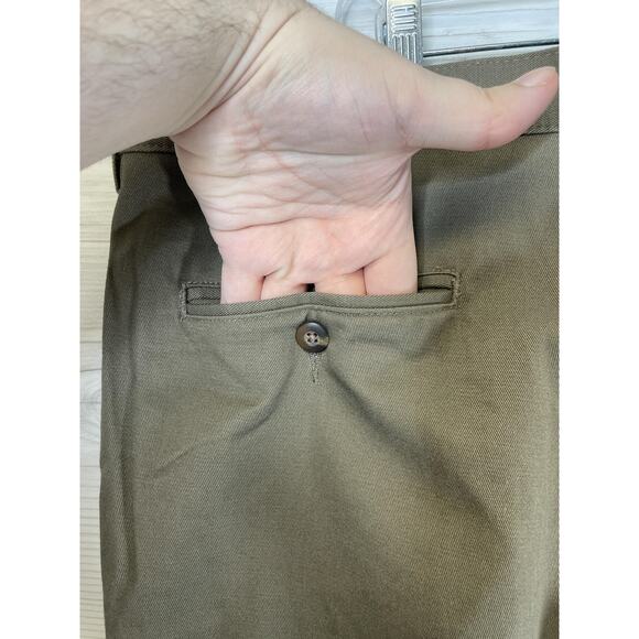 Haggar Pants Mens 44x30 Bark Freedom Khaki Pleated Classic Fit Wrinkle Free - Picture 8 of 11